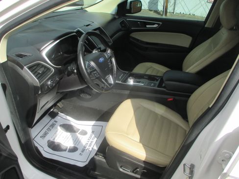 Used 2019 Ford Edge SEL Plus image 9