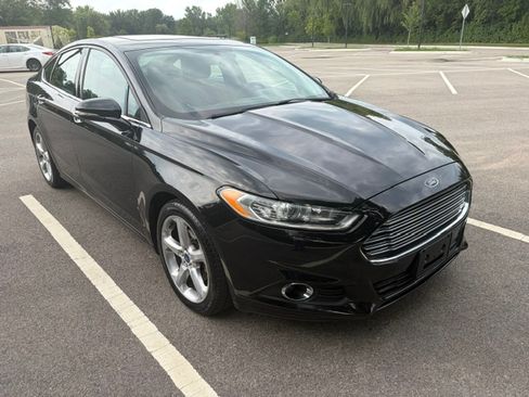 Used 2015 Ford Fusion SE FWD image 4