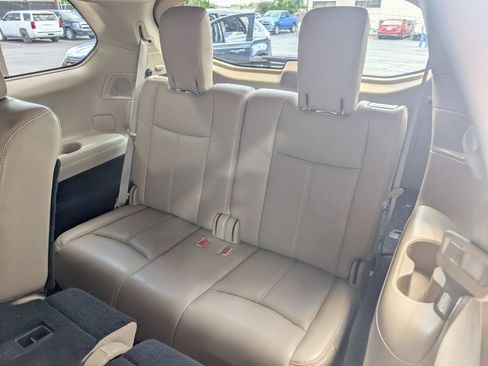Used 2019 Nissan Pathfinder 4WD Platinum image 9