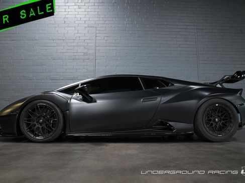 Used 2022 Lamborghini Huracan STO image 2