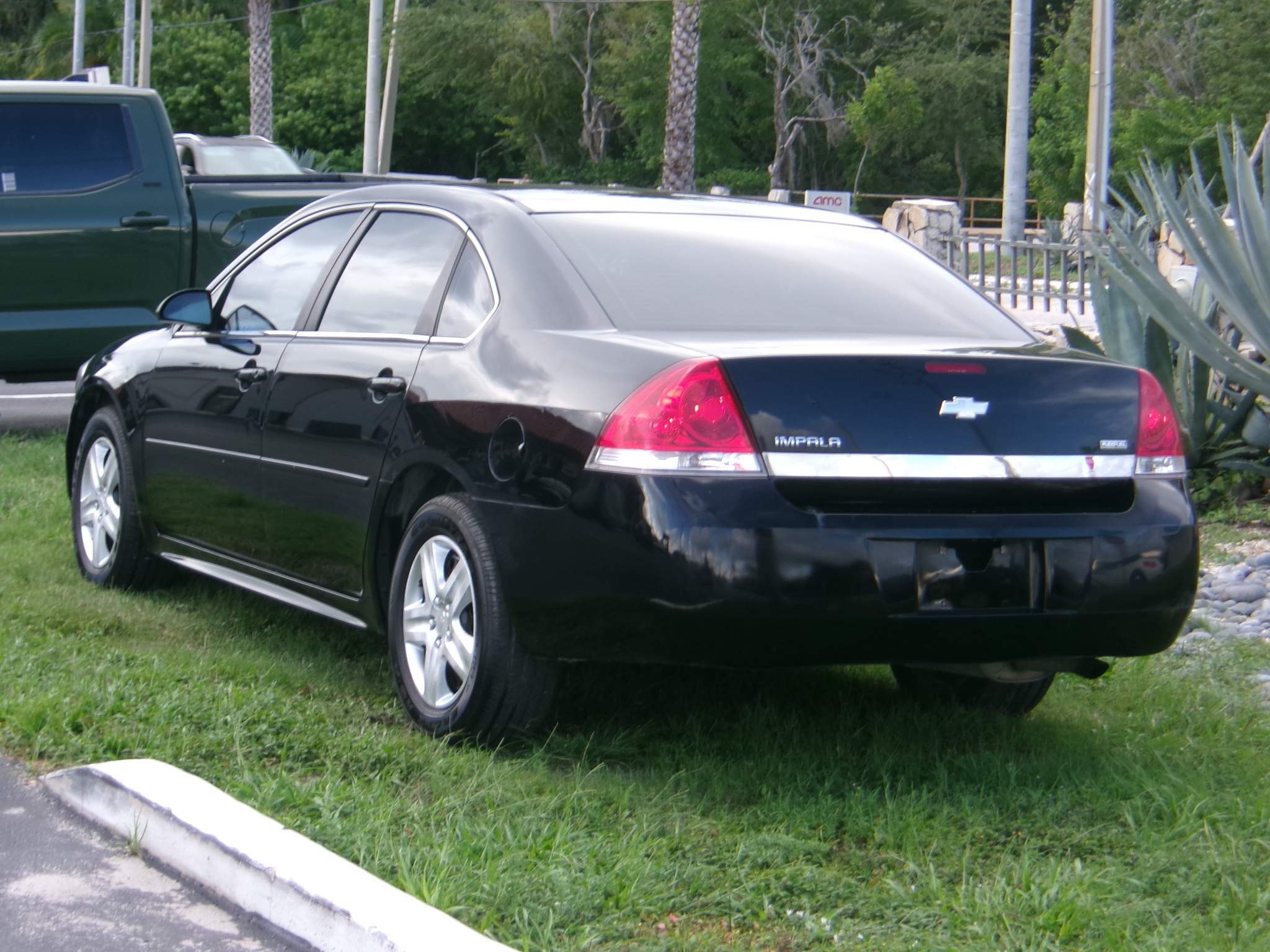 Used 2011 Chevrolet Impala LS w/ 1FL FWD image 3