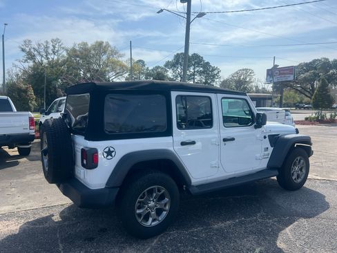 Used 2020 Jeep Wrangler Freedom Edition image 4
