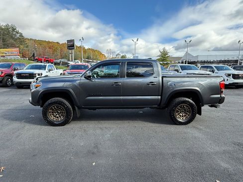 Used 2023 Toyota Tacoma SR5 image 2