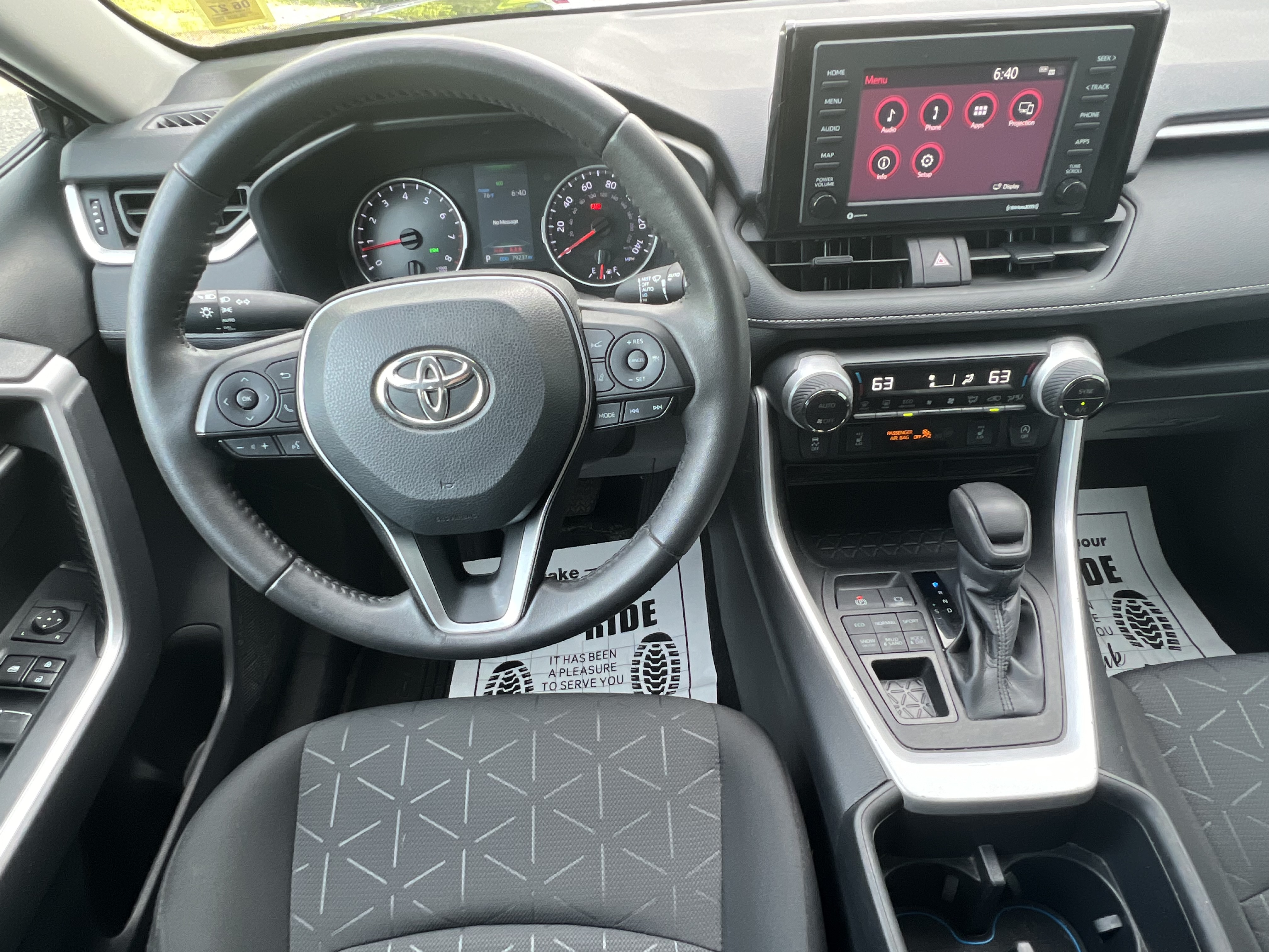Used 2022 Toyota RAV4 AWD XLE w/ Convenience Package image 7