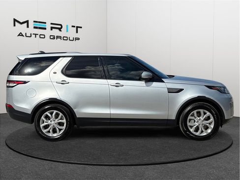 Used 2018 Land Rover Discovery SE image 10