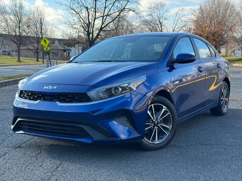 Used 2024 Kia Forte LXS image 1