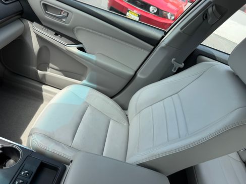 Used 2015 Toyota Camry XLE FWD image 13
