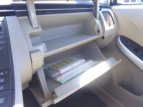 Used 2010 Toyota Prius One image 17