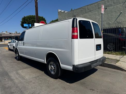 Used 2016 GMC Savana 2500 image 4