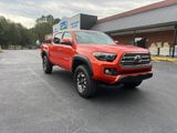 Used 2017 Toyota Tacoma TRD Off-Road image 3