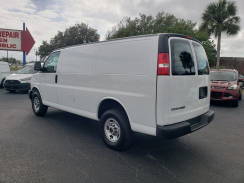 Used 2023 GMC Savana 2500 image 3