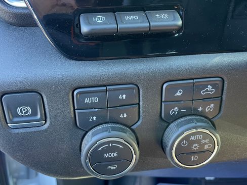 Used 2025 Chevrolet Silverado 2500 High Country image 13