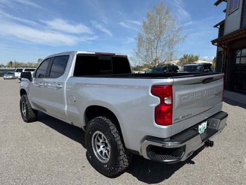 Used 2020 Chevrolet Silverado 1500 4x4 Crew Cab LT image 3