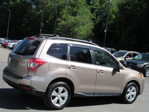 Used 2014 Subaru Forester 2.5i Premium AWD/4WD image 9