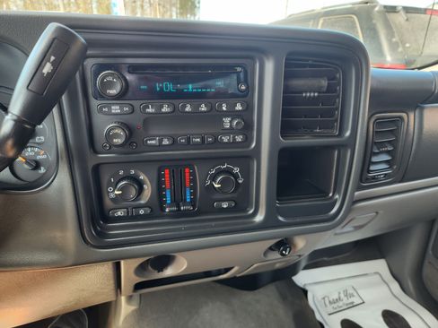 Used 2005 Chevrolet Avalanche LT image 14