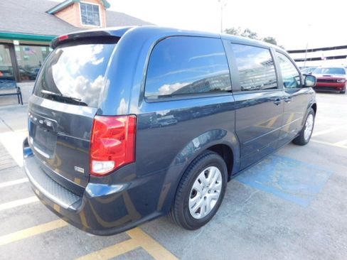 Used 2014 Dodge Grand Caravan SE image 9