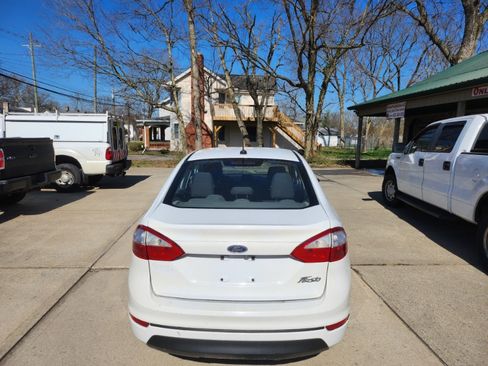 Used 2019 Ford Fiesta S image 7