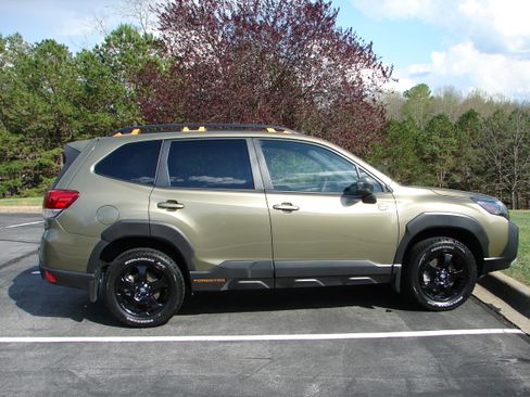 Used 2025 Subaru Forester Wilderness image 12