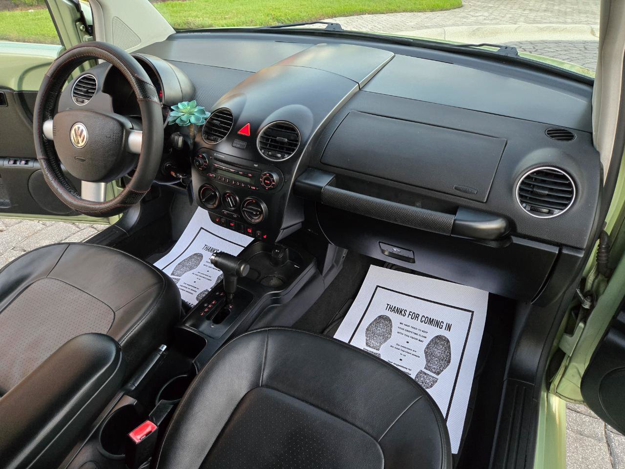 Used 2009 Volkswagen Beetle 2.5 Coupe FWD image 30