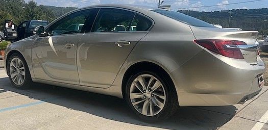 Used 2016 Buick Regal Leather FWD image 9