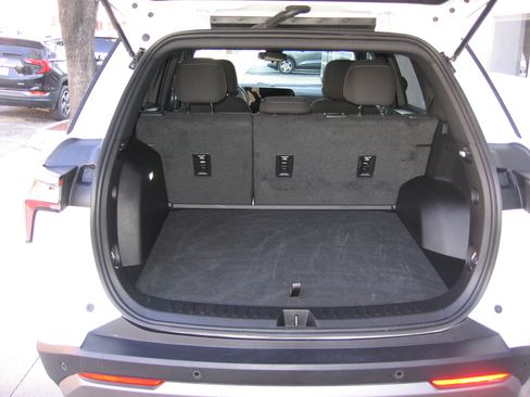 Used 2025 Chevrolet Equinox LT image 5