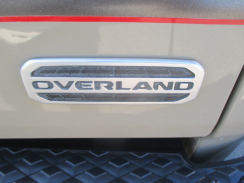 Used 2020 Jeep Gladiator Overland image 18