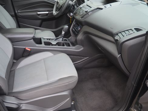 Used 2017 Ford Escape 4WD SE image 12