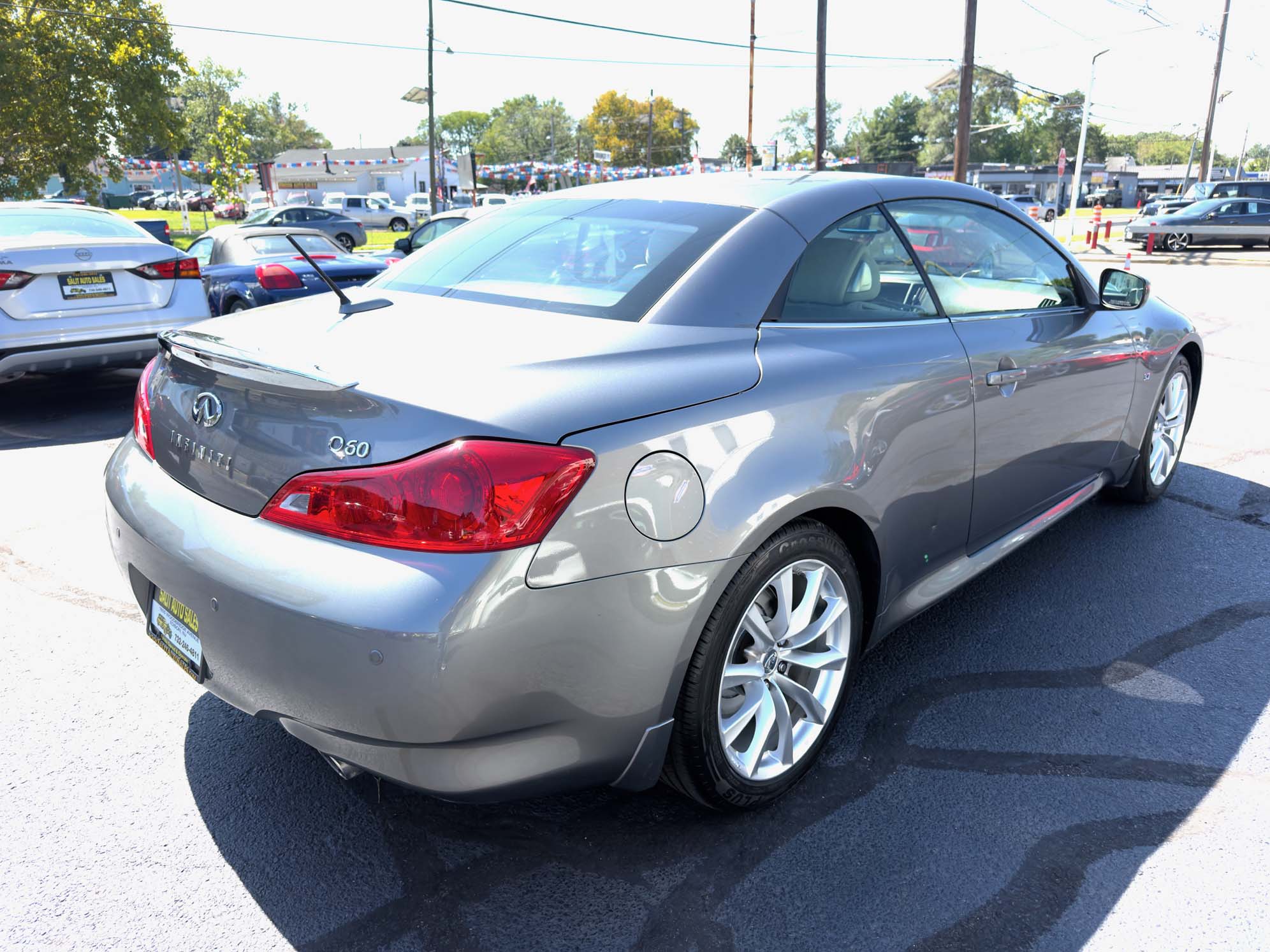 Used 2014 INFINITI Q60 Convertible RWD image 32