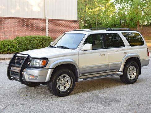 Used 2000 Toyota 4Runner Limited AWD/4WD image 2