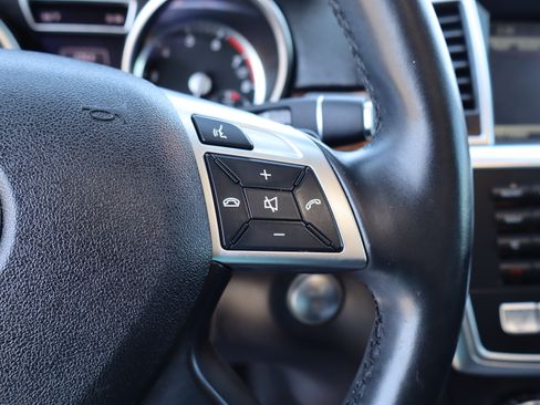 Used 2015 Mercedes-Benz GL 550 image 26