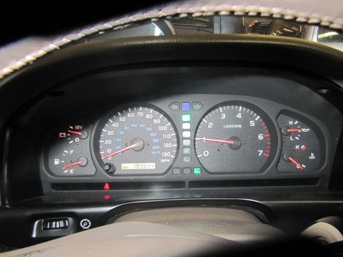 Used 2000 Toyota Land Cruiser image 12