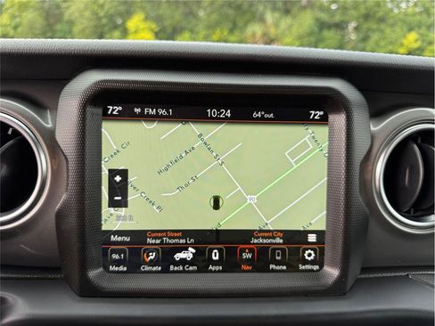 Used 2022 Jeep Wrangler Unlimited Sahara image 27