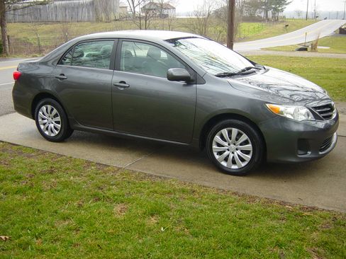 Used 2013 Toyota Corolla LE image 4