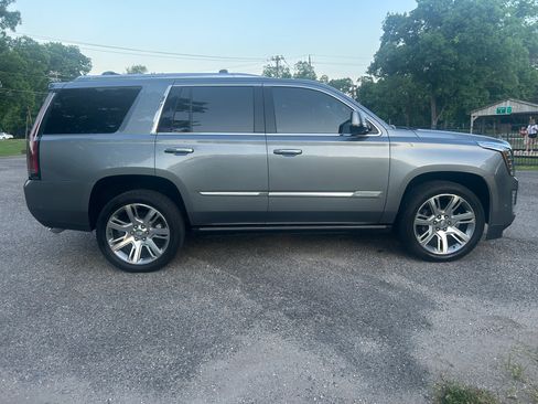 Used 2018 Cadillac Escalade 4WD Premium Luxury image 5