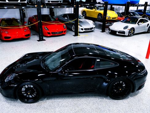 Used 2024 Porsche 911 Carrera GTS image 8