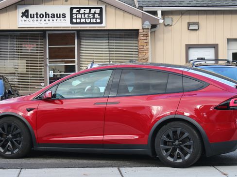 Used 2023 Tesla Model X image 4