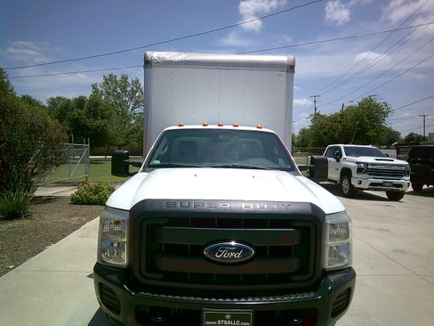 Used 2015 Ford F350 2WD Regular Cab DRW Super Duty image 17