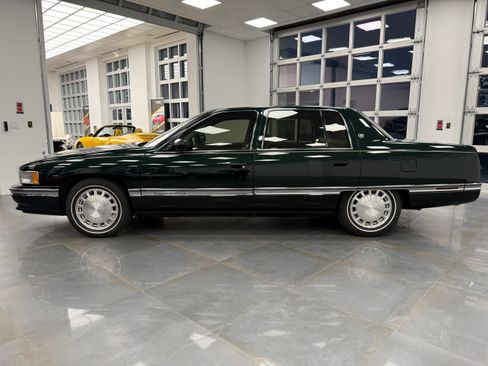 Used 1996 Cadillac De Ville image 9