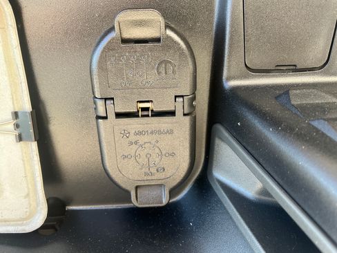 Used 2021 RAM 1500 Longhorn image 11