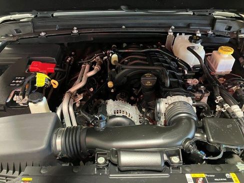 Used 2023 Jeep Gladiator Sport image 26