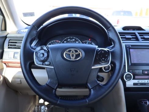 Used 2012 Toyota Camry XLE image 16