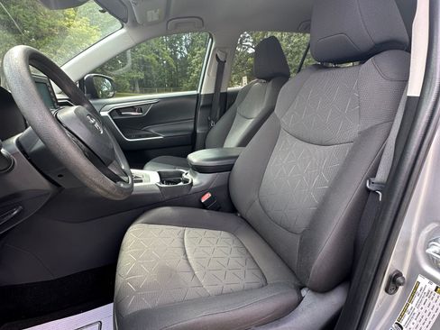 Used 2021 Toyota RAV4 XLE image 8