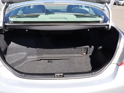 Used 2011 Toyota Camry XLE image 33