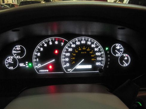 Used 2005 Toyota Sequoia 4WD Limited image 14