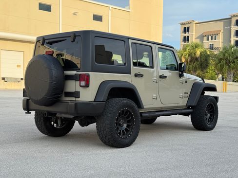 Used 2018 Jeep Wrangler Unlimited Sport S AWD/4WD image 9