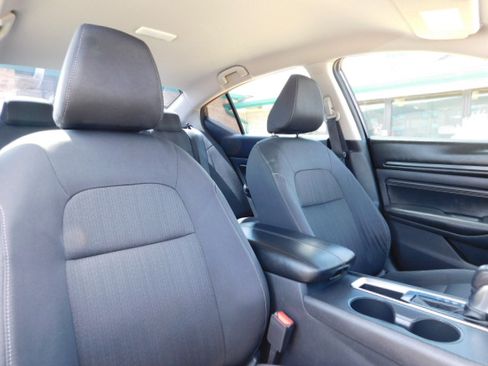 Used 2020 Nissan Altima 2.5 S FWD image 19