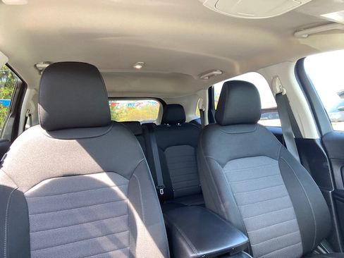 Used 2022 Ford Edge AWD SE image 15