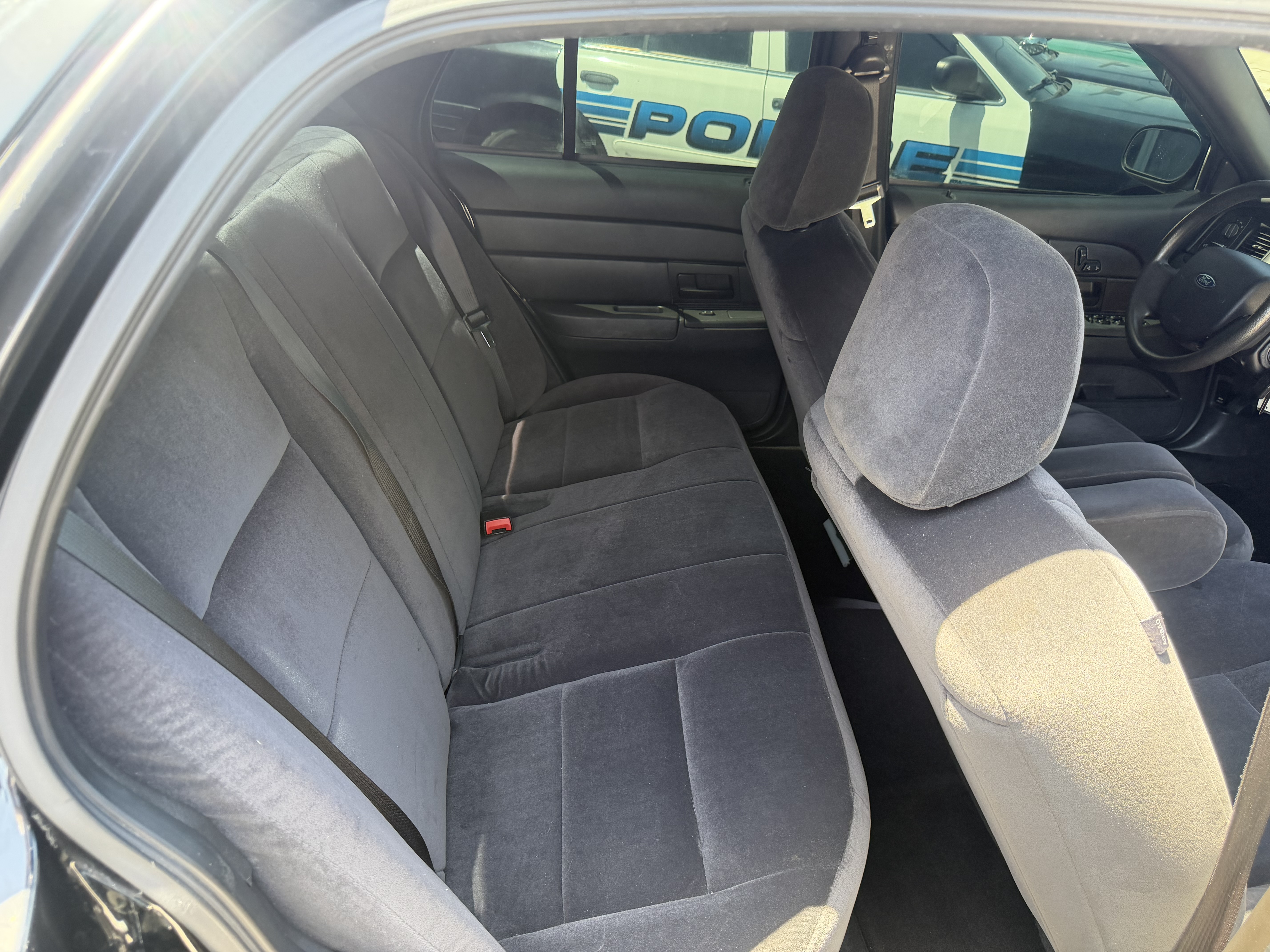 Used 2006 Ford Crown Victoria Police Interceptor RWD image 25