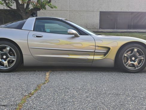 Used 1999 Chevrolet Corvette image 3