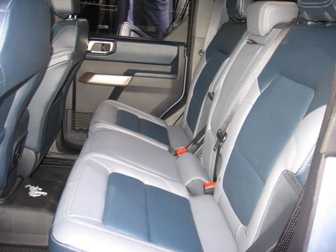 Used 2023 Ford Bronco Outer Banks w/ SASQUATCH PKG image 6